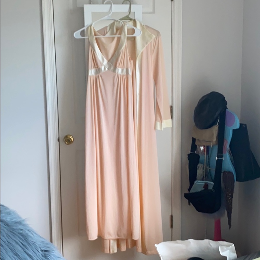 Vintage peignoir set